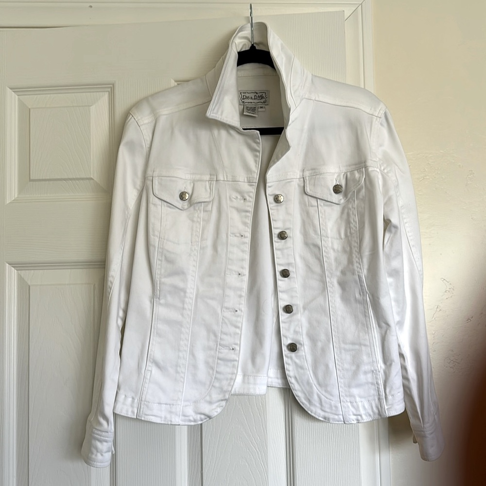 Fitted denim jacket